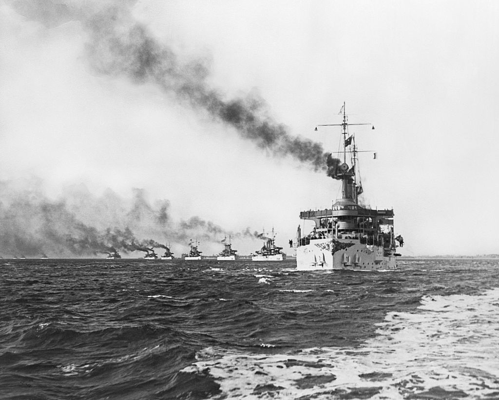 #OTD 1908
America's 'Great White Fleet' arrives in Sydney, Australia, to a crowd of more than 500,000 people. The 16 battleships travelled the globe between 1907-9 on the orders of President Roosevelt, making courtesy visits to many countries &amp; showcasing US naval power
📸©Getty