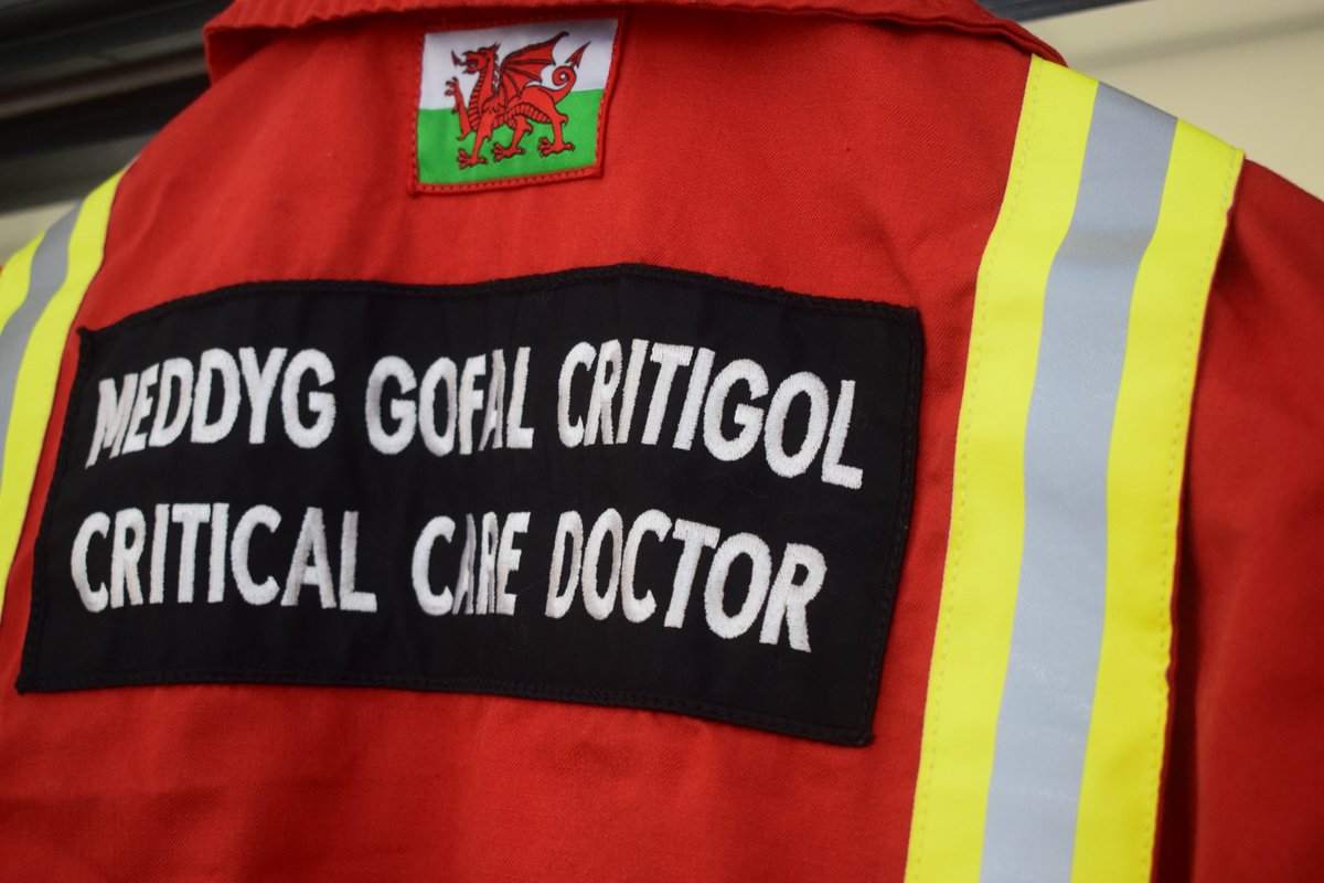 EmrtsWales's tweet photo. Consultant Jobs - We are now recruiting for additional Consultants to join our teams across the four Wales @air_ambulance  bases (Caernarfon, Dafen, Welshpool and Cardiff). For more info and to apply, please visit https://t.co/0og7itjMb0 https://t.co/jfM2MgCeWz