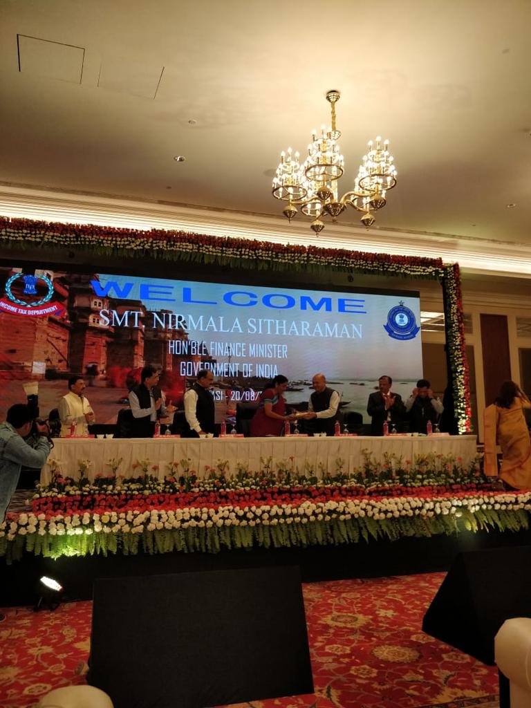 Shri Pramod Chandra Mody, Chairperson, Central Board of Direct Taxes (CBDT) welcomes Smt <a href="/nsitharaman/">Nirmala Sitharaman</a> at the programme for interaction with tax officials in Varanasi, Uttar Pradesh.