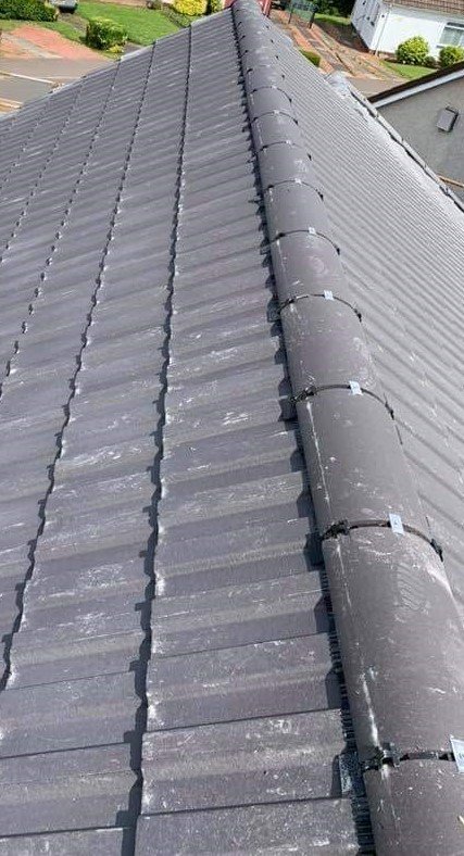 Ubbinkuk's tweet photo. Another installation by C&M roofing and rough casting in Larkhall, using #Ubbinks BS8612 ridge kits!
Please contact us today for any of your roofing requirements:
https://t.co/cQJJJIyEnn
#fititforgetit #ridgekit #roofing #installation https://t.co/K0eoGNauk8