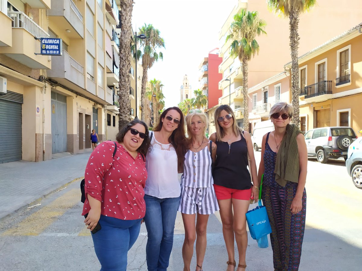 Compartiendo experiencias con los compañeros del resto de la Comunidad Valenciana. Gracias <a href="/LEETorrent/">LanzaTorrent</a> por acogernos. lanzaderasdeempleo.es/jornada-de-con…
<a href="/fundacionTef/">Fundación Telefónica</a> 
<a href="/FundacionSMLRPH/">Fundación Santa María la Real</a> 
<a href="/ImpulsAlicante/">AgenciaLocalAlicante</a> 
<a href="/alicanteayto/">Ayuntamiento Alicante</a> 
@Lanzaderas_EES