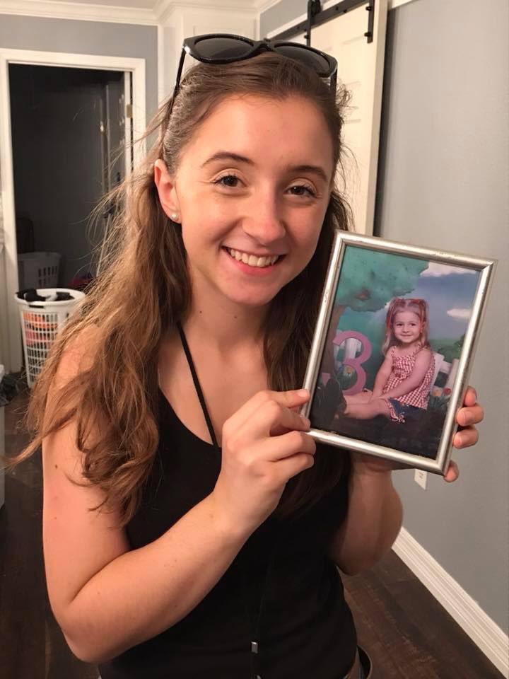 MrsThayer's tweet photo. Happy 18th to my beautiful BFF! I love you and am SO proud of you! 😘❤️🎉🎂🌻@matalynnt https://t.co/YTYtEGCzFh