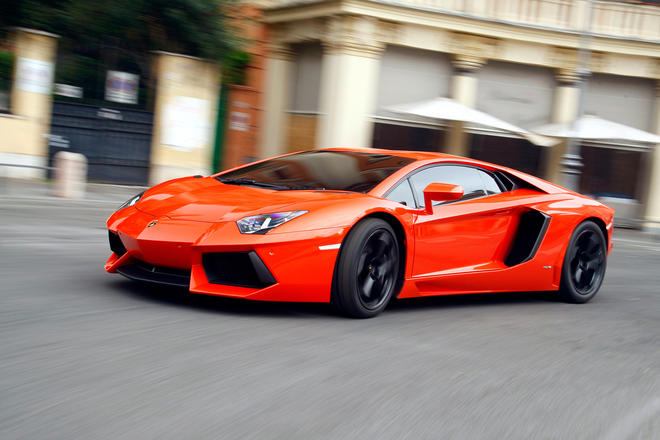 Damit du mit deinem Lambo nicht immer nur im Stau stehst, sollen Kleinwagen und Gewerbler von der Strasse verschwinden. Ein hoher Benzinpreis hilft da enorm.
CO2-Steuer jetzt!
#ParteiausLiebezurCO2Steuer