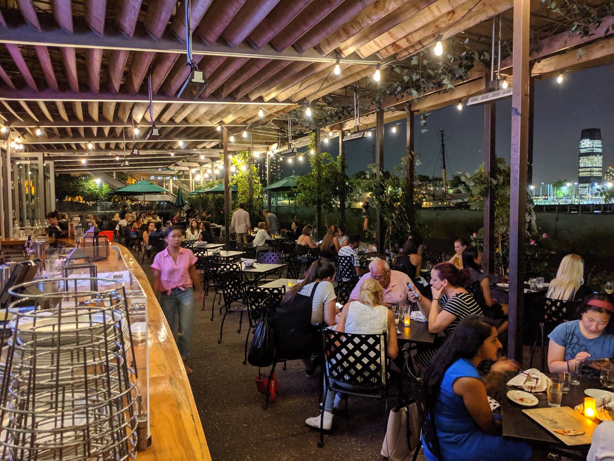 ChefMikeNYC's tweet image. If you haven't experienced a summer night @CityVineyardNYC you haven't experienced NYC in the summer. Swing by for some fish tacos, maybe a mozzarella flatbread, and these fantastic views. #thetazshow #summerinthecity #nofilter #viewsfromtherawbar