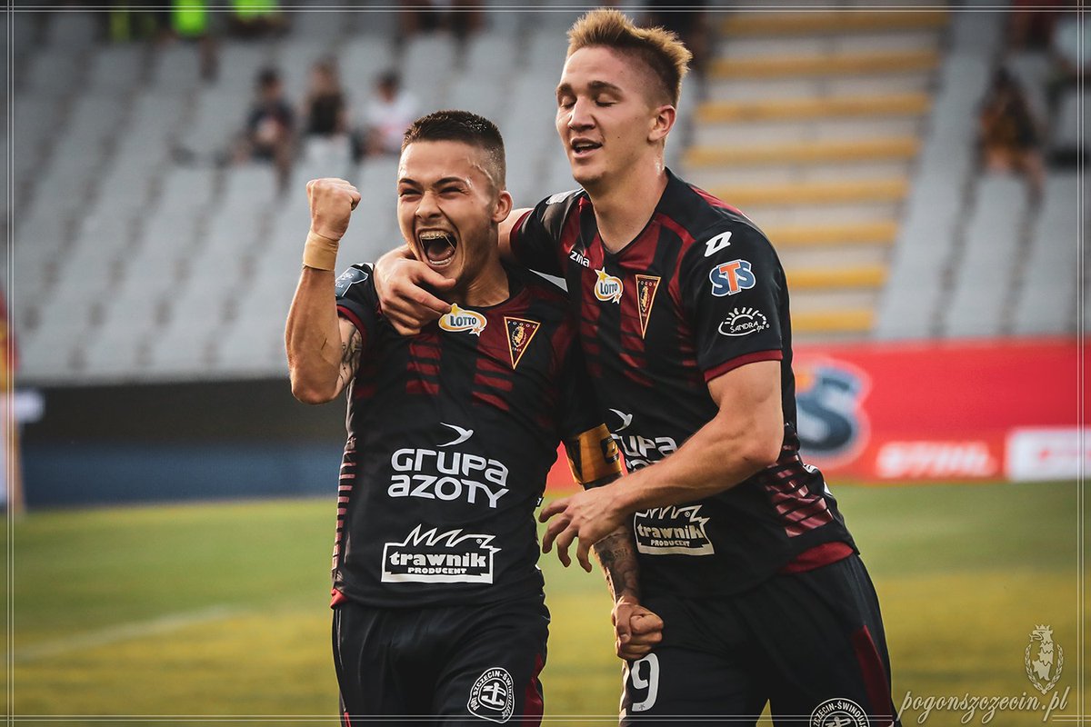 PogonSzczecin's tweet photo. Dzień dobry! 
Nasz strzelec, nasz ©️, nasz @seba_kowalczyk!
DRUŻYNA 😍😍😍!
Więcej zdjęć z Kielc ⤵️
➡️ https://t.co/X4rrYQdAqq https://t.co/Zj7pBzLWwN