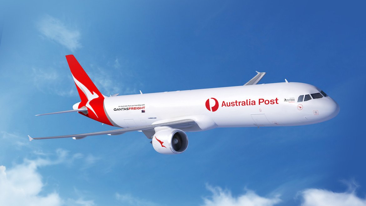 scramble_nl's tweet photo. As part of the renewal of their agreement with #AustralianPost, @Qantas will add 3 @Airbus #A321PF to its fleet, which will replace 3 of their oldest @BoeingAirplanes #B737F. The 1st is due in October 2020 and will be c/n 835. #avgeek #airbus (Photo: #Qantas) https://t.co/KqN1kKtILv