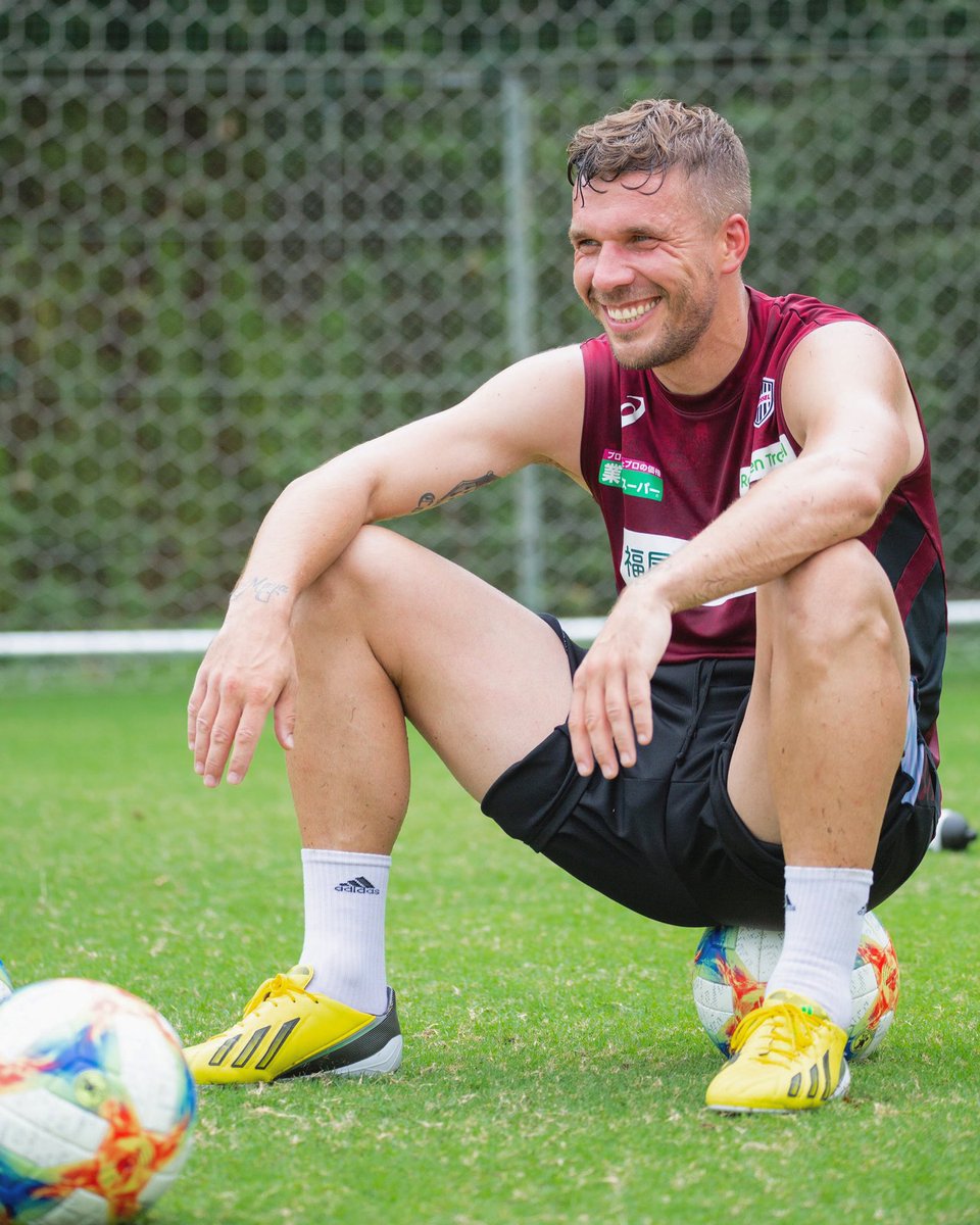 Lukas Podolski Com Japan Summer Is Killing Me Summer Hot Sweat Training