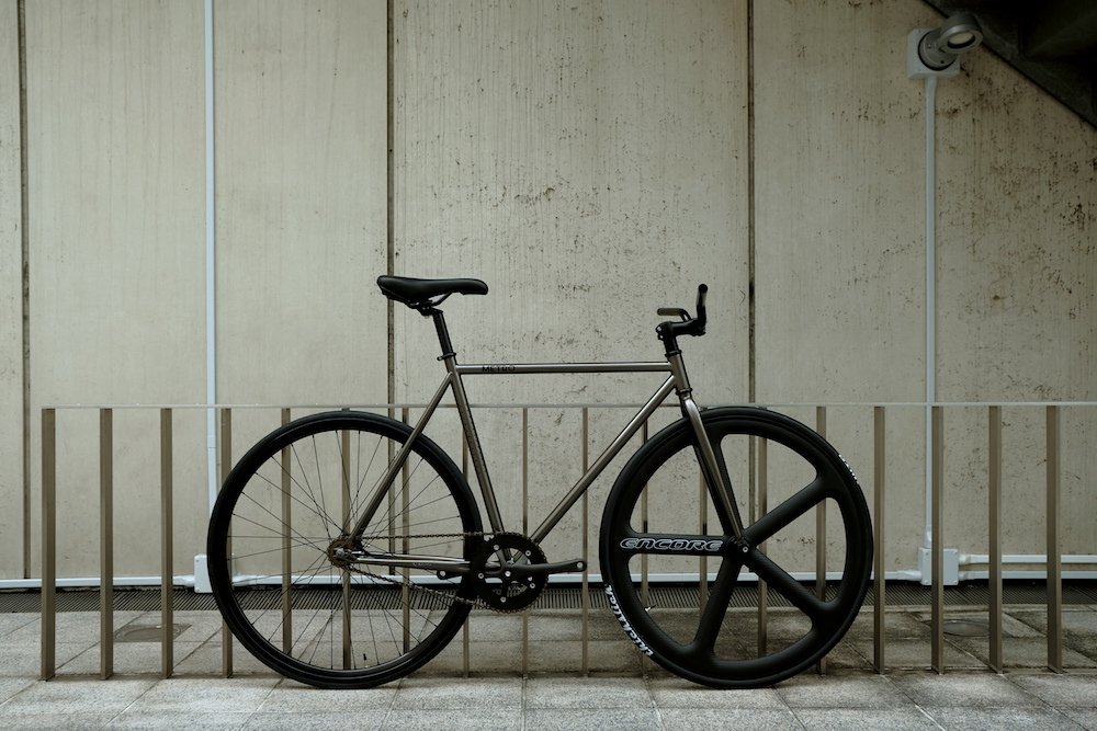 LOCAL BIKES Metro グラファイト sサイズ 大量入荷 nods.gov.ag