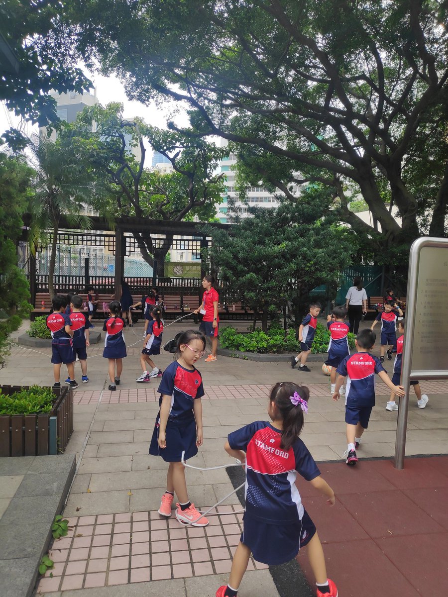 Great weather for P.E at the park!
#cognitaway 
#StamfordHK