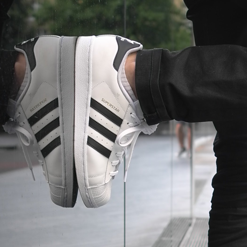 Style_pilot's tweet photo. @adidasoriginals has launched their #HOMEOFCLASSCIS footwear collection! More details >> https://t.co/RoS2k8Ziz7 #menshoes #iconicshoes #superstar80s #giftedbyadidas https://t.co/da1WMRUNN1