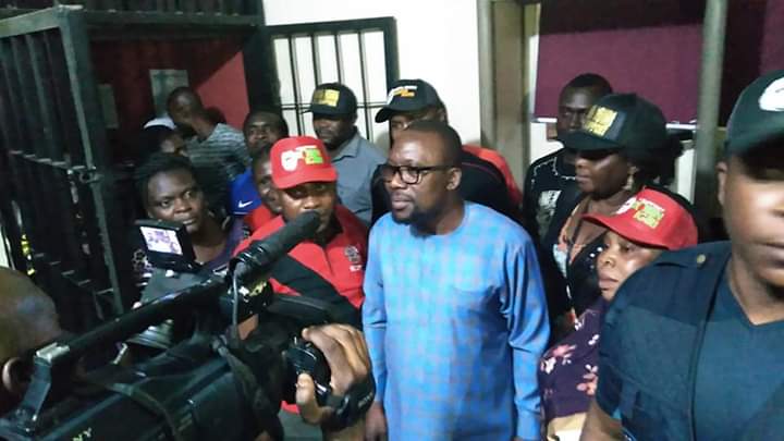 IgiriTobin's tweet photo. After a successful screening at Abuja. If a family member of you is a delegate pleas show him this. RT

"No reason 4 us as a state and as a people to be poor", ~Hon. Tobin Ziperedein Igiri
https://t.co/id3vg3hSN3
My words are my bond.
#TZI
#TobinIgiriMovement-TIM
#GreenImpactmvt https://t.co/6dc4LPIYxA