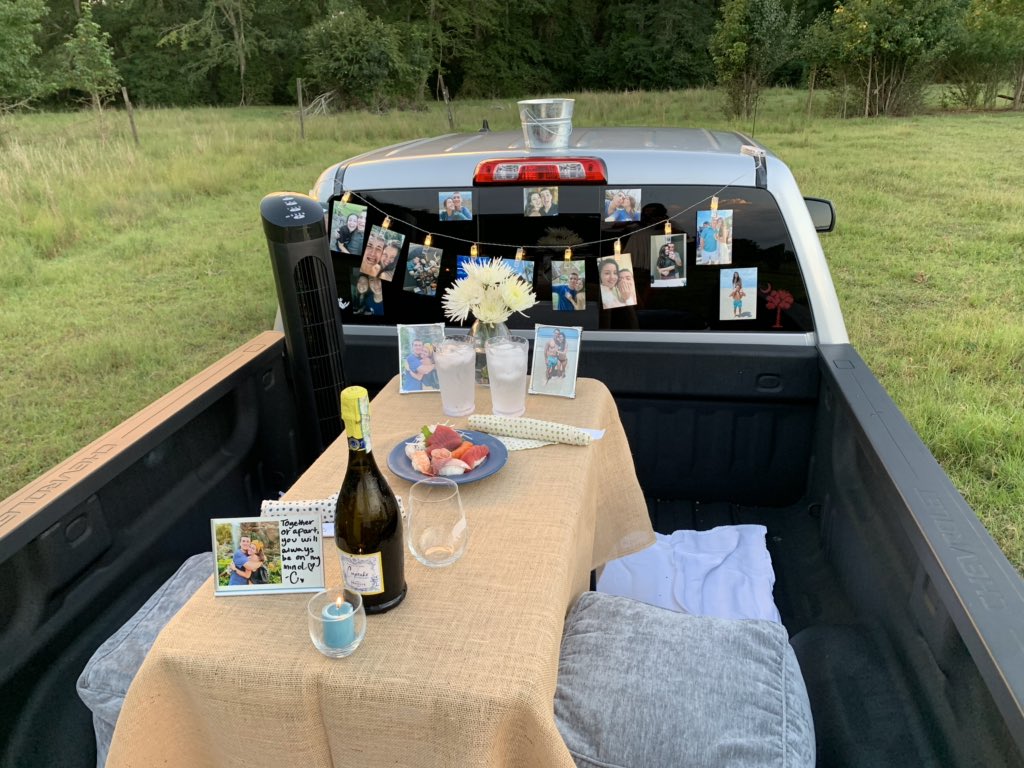 BrentWeaver1's tweet photo. My girlfriend is moving to Michigan to go to college so I took her a date that she’ll never forget. ❤️ https://t.co/kNaO9eYeNI