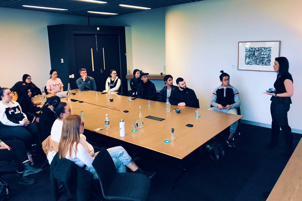 “Work isn’t work it’s my lifestyle,” says @deakin PR graduate, and now Hollywood publicist Sarah Findlay. Never seen 30 students so quiet and focussed for so long listening to her celebrity stories.
