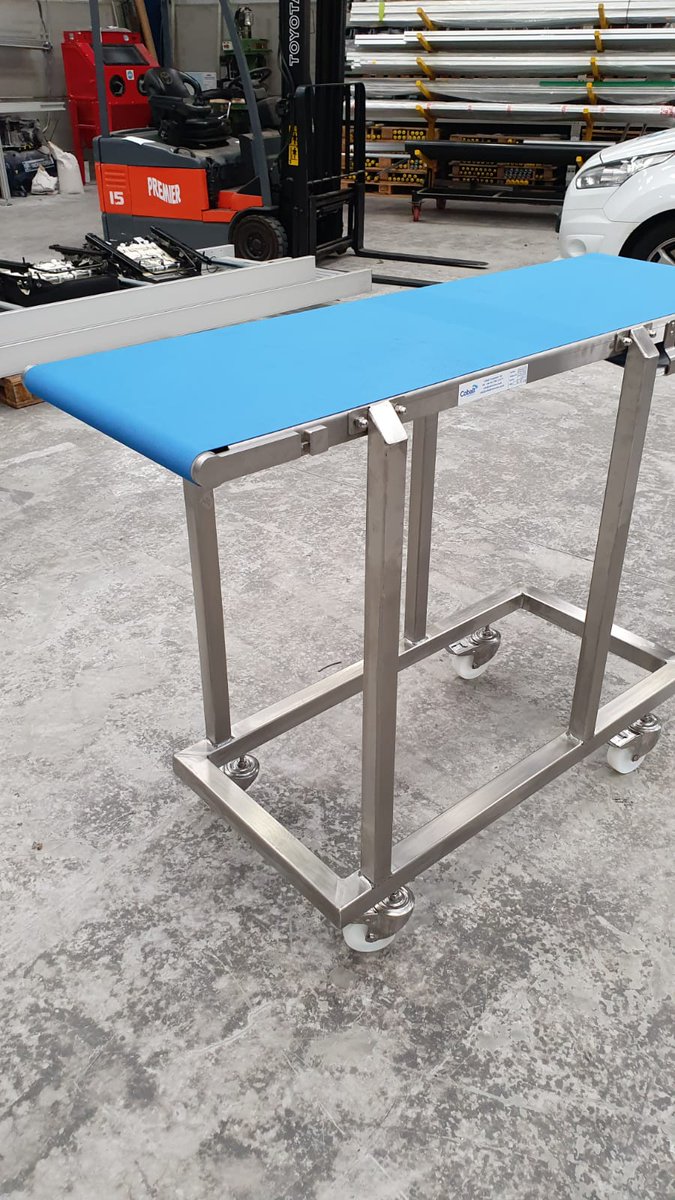 We ♥️ this - our COB40 but in stainless steel with an FDA approved belt and coated rollers. Manufactured with a bespoke mobile frame to go over an existing #conveyor #foodproduction #ukmfg
