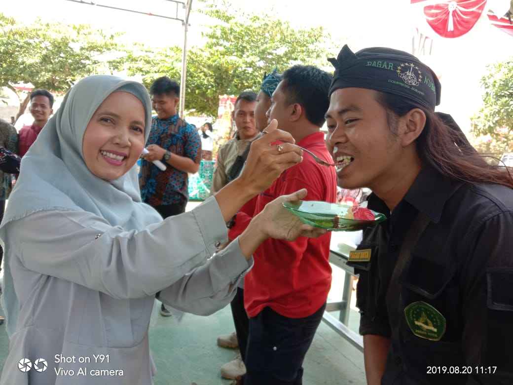 pcpnsubang's tweet photo. Happy Anniversary ke 4 SMK BHAKTI KENCANA Pamanukan,
Berkah untuk semuanya...
Terimakasih untuk kepercayaannya pada @pcpnsubang..

#smkbhaktikencana
#pagarnusa
#pagarnusasubangbangkit
#subangjawara https://t.co/Yd0YyM8unt