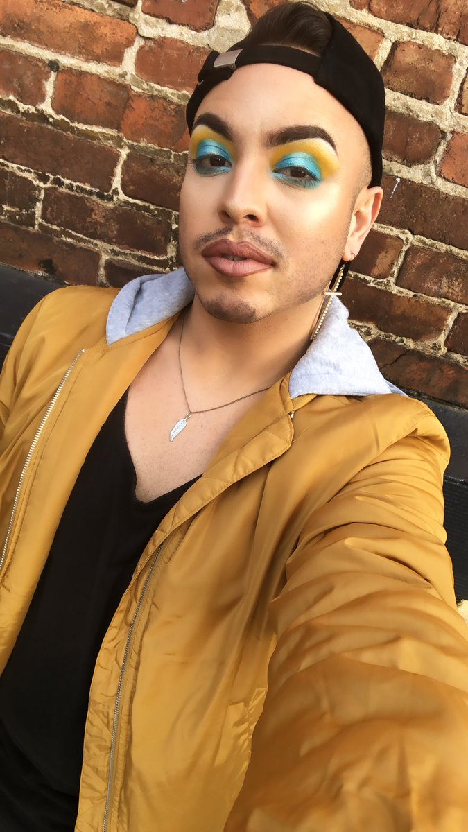thejerichorose's tweet photo. Tried a new mug today ๐๐ผ
#makeup #makeuplooks #mua #boybeat #latinx https://t.co/h0OR0qALxy