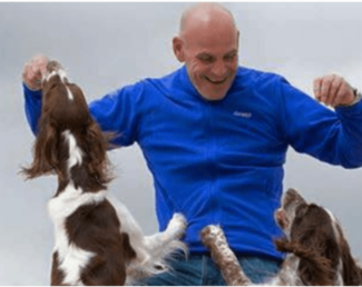 CarniVoer is ontwikkeld door dierenartsen die zich gespecialiseerd hebben in honden- en kattenvoeding. Wij zijn niet constant afhankelijk van kennis van anderen omdat wij zelf veel ervaring en kennis in huis hebben! bit.ly/2DXFj2p