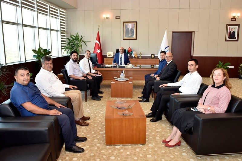 Manisa Celal Bayar Üniversitesi Rektörü Olarak atanan Sayın Prof. Dor. Ahmet ATAÇ Hocamıza ÜSİTEM olarak hayırlı olsun ziyareti gerçekleştirdik.