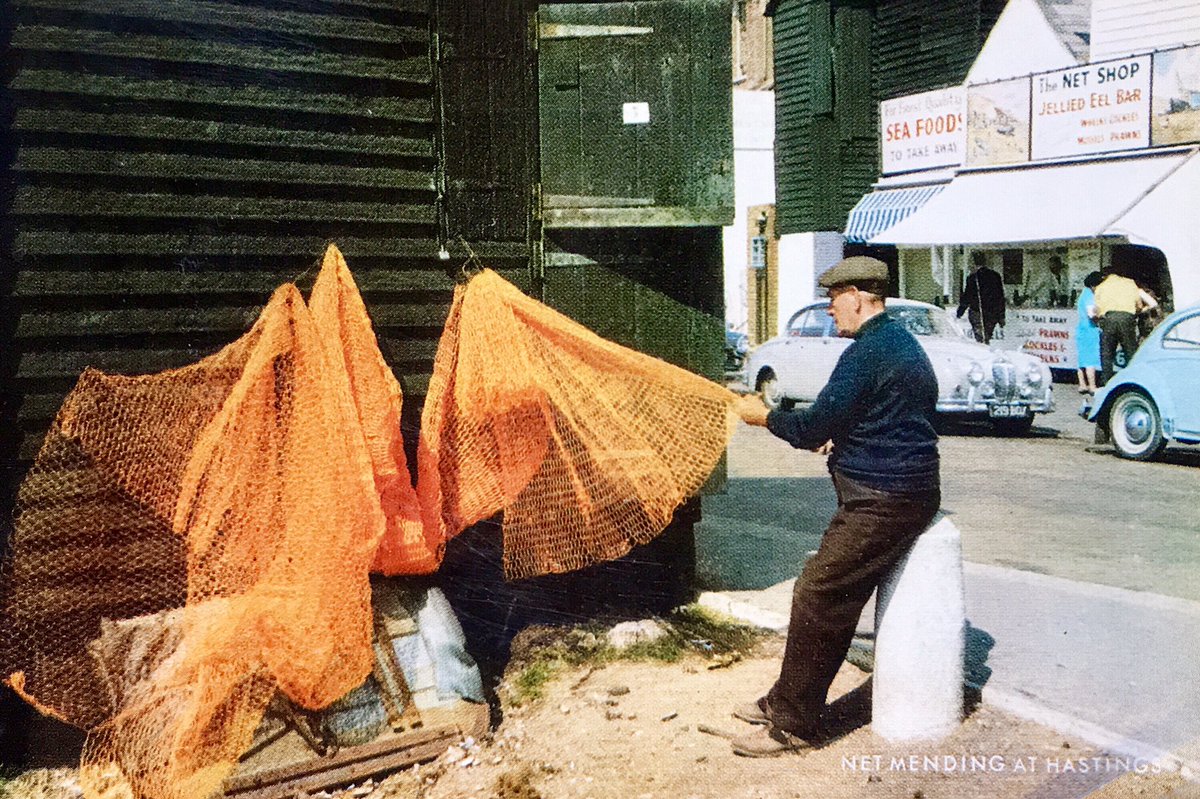 chuffnell's tweet photo. Net mending at Hastings.
(Old family postcard sent 1972: “It takes a few days to unwind”)
@HAPP1066 https://t.co/L2Z3TeMYV9