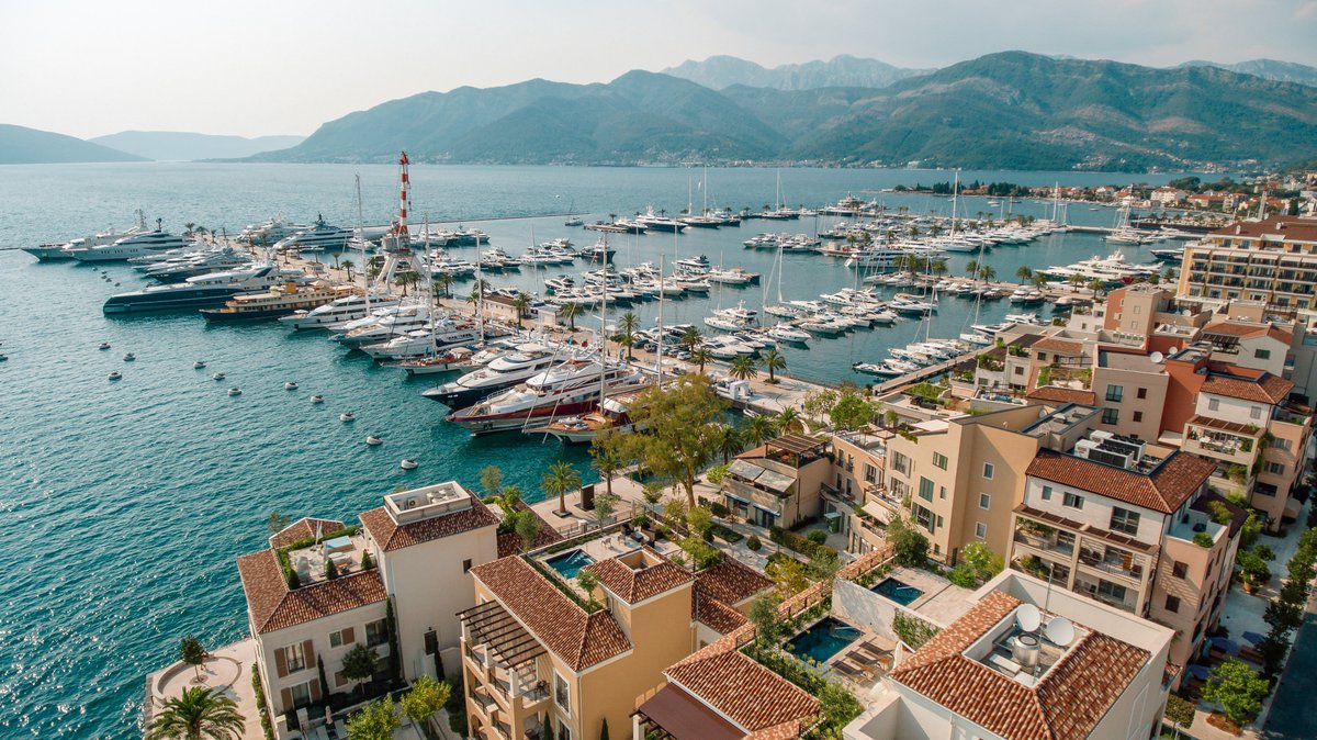 Berthing at @portomonte offers marina guests and crew a full homeport solution in one of the world’s most spectacular cruising grounds. There are 450 marina berths available, complemented by an extensive range of yacht services and amenities.