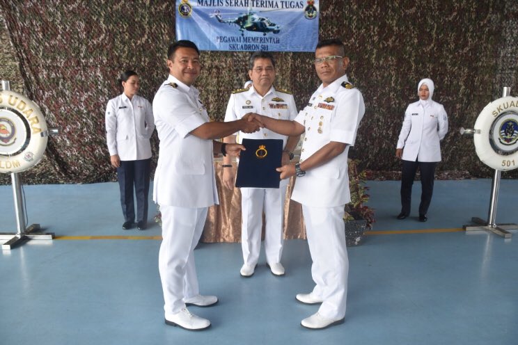 Skn501's tweet photo. Majlis Serah Terima Tugas Pegawai Memerintah SKUADRON 501. Fair winds and following seas Sir. Jasamu dikenang.
⁦@MPA_Barat⁩ ⁦@RMN_Airwing⁩ ⁦@Sqn502FENNEC⁩ https://t.co/Fl30AdNvbO