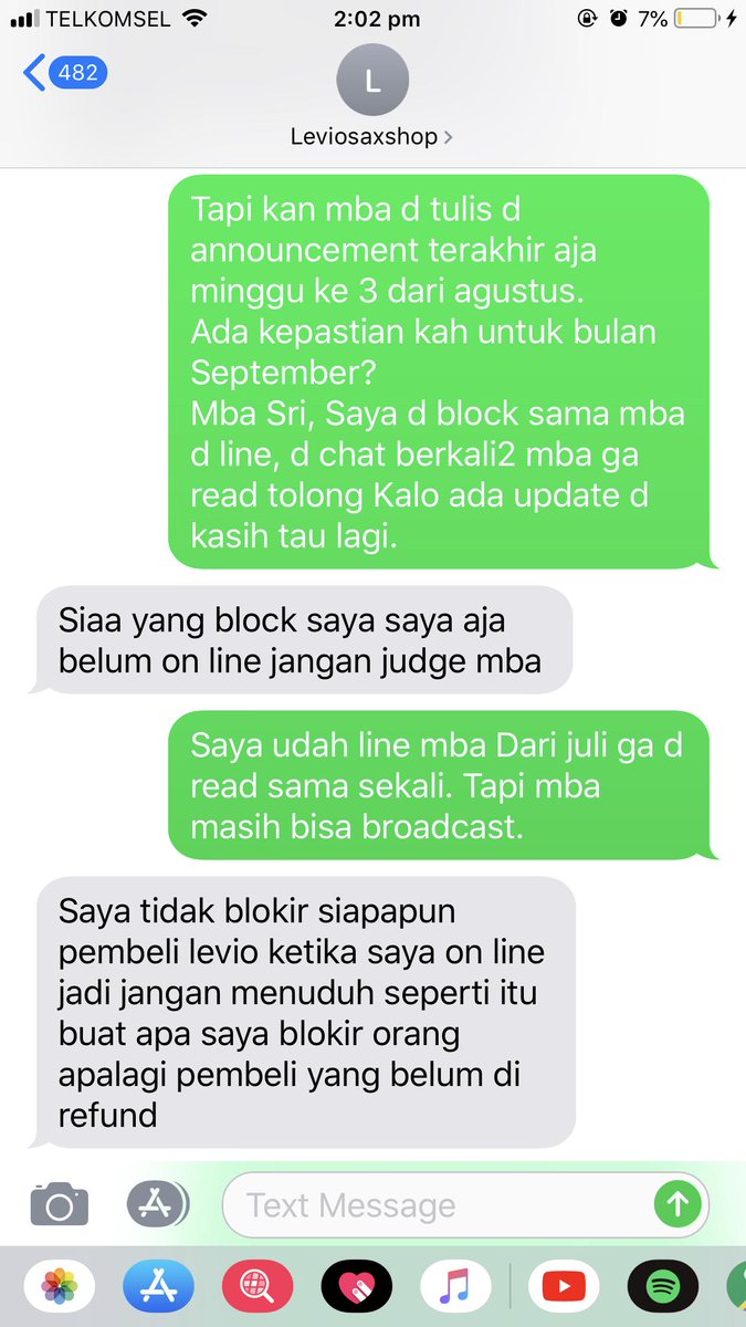 lexythequeen's tweet photo. Hehehe customer katanya ga akan di block. Saya belom d refund d block 😆 

Leviosaxshop gimana nihhh dari Kemaren Makan muntahan sendiri 😁 customer belom d refund ga akan d block. Kalo gini namanya apa? https://t.co/dtk6Px98o7