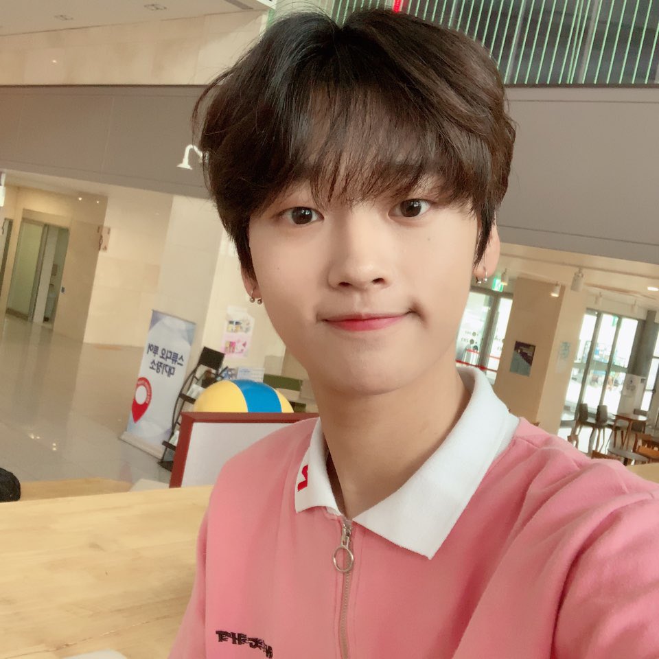 OUI_ent's tweet photo. 안녕하세요. 위엔터테인먼트입니다. 프로듀스X101에서 멋진 모습을 보여드렸던 강석화군과 함께하게 되었습니다. 지금까지 보여드렸던 모습보다 더욱 다양한 활약을 선보일 강석화군에게 많은 사랑과 관심 그리고 응원을 부탁드립니다❣️

#강석화 #KANGSEOKHWA #OUIentertainment https://t.co/itepeTZJpS
