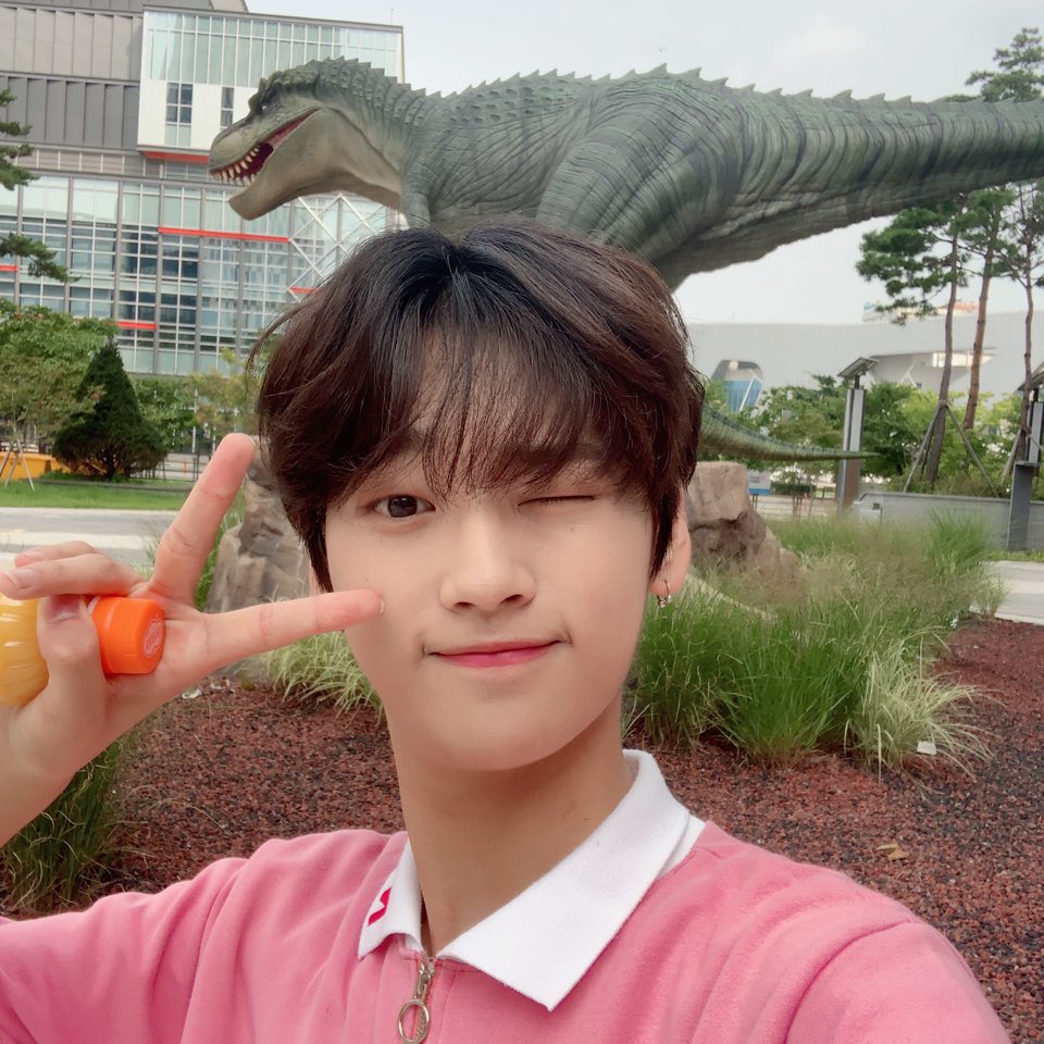 OUI_ent's tweet photo. 안녕하세요. 위엔터테인먼트입니다. 프로듀스X101에서 멋진 모습을 보여드렸던 강석화군과 함께하게 되었습니다. 지금까지 보여드렸던 모습보다 더욱 다양한 활약을 선보일 강석화군에게 많은 사랑과 관심 그리고 응원을 부탁드립니다❣️

#강석화 #KANGSEOKHWA #OUIentertainment https://t.co/itepeTZJpS