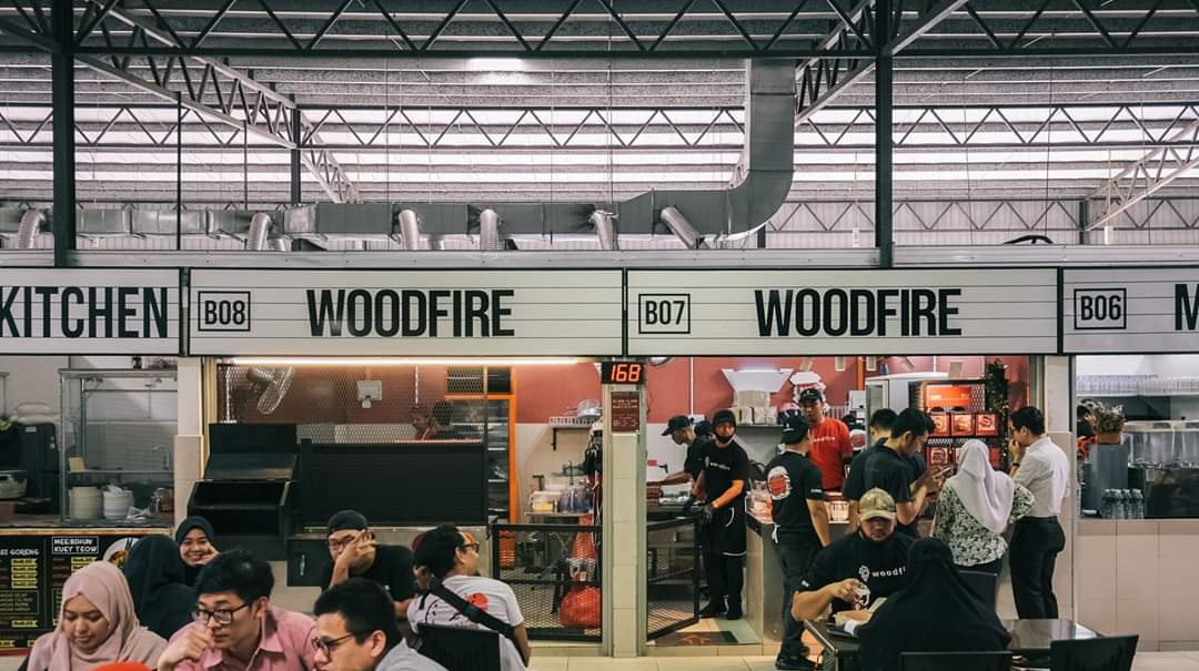 ezadhfizy_'s tweet photo. variety of smoked custom burgers, surely would boost your moods - finally they're open a shop in JB🍔

WoodFire
Suria Market (food court),
Jalan Suria 18, Taman Suria, 81100 Johor Bahru (near Giant Southern City)
• 12pm-10pm

• Woodfire opening soon in Desaru, Johor this Sept.. https://t.co/Q2hFnAYLnr