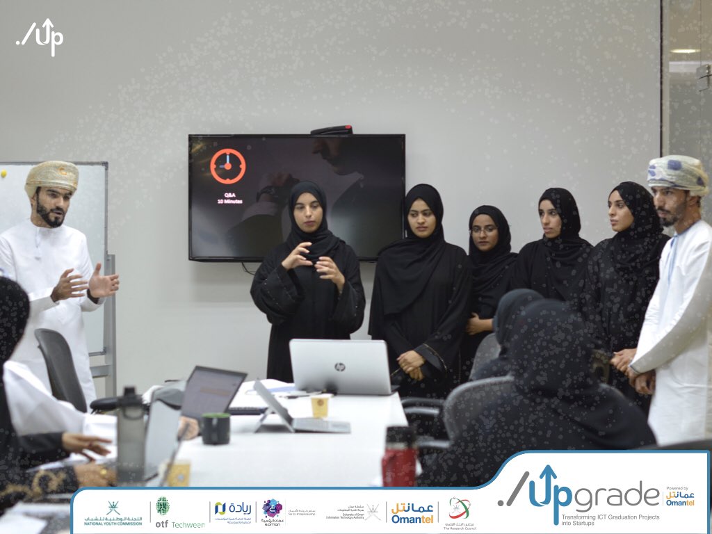 Upgrade_ICT's tweet photo. شركة إبصار من الكلية التقنية بنزوى وفكرتهم عمل نظارة ذكية للمكفوفين وطريقة عملها هي التقاط صوره وتحولها لصوت لمساعدة المكفوف👓🤝
#upgrade_2019
#تحويل_مشاريع_التخرج
@Omantel https://t.co/KGJc6fCeYz
