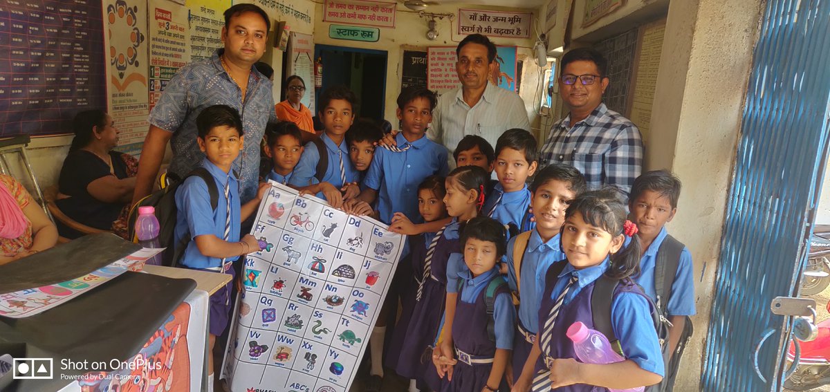 BhaskFoundation's tweet photo. Educational Posters and Flexes were distributed by our team at #MovaGovtSchool as new educational session is on progress. https://t.co/HGxPwKz7cP