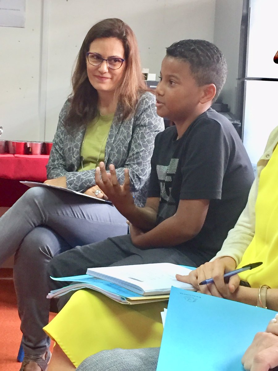 AcLaReunion's tweet photo. Lors de la rencontre des ministres @jmblanquer et @s_cluzel avec les équipes de l’école José Barau (Ste-Suzanne) et du CMPP, Kylan, scolarisé dans un CM2 « ordinaire » a souhaité témoigner de son parcours réussi en Ulis Troubles spécifiques du langage des apprentissages (TSLA) https://t.co/tVPjQpMZnB