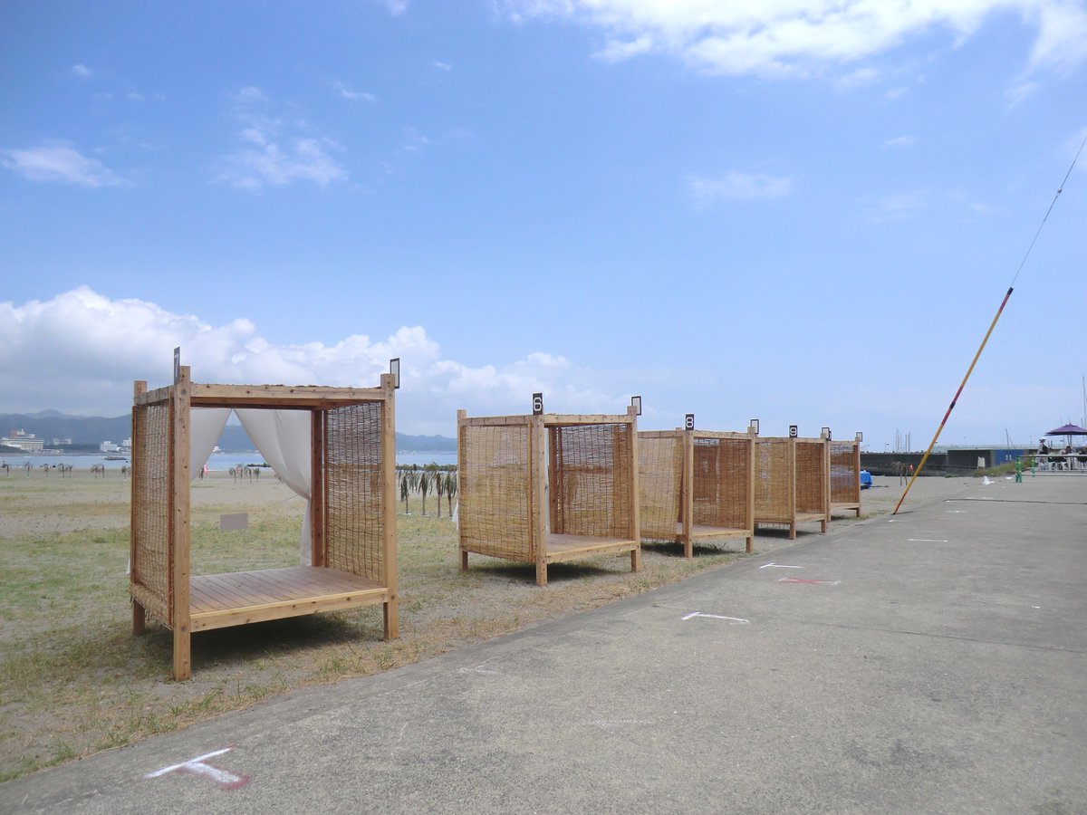 公式 ビーチボックス 千葉県鴨川市 前原 横渚海水浴場 鴨川シーサイドバーベキューパークと隣接していますので 焼きあがったらビーチボックス 小 の中で召し上がることもできます テントやタープに比べ とても快適です ビーチボックス