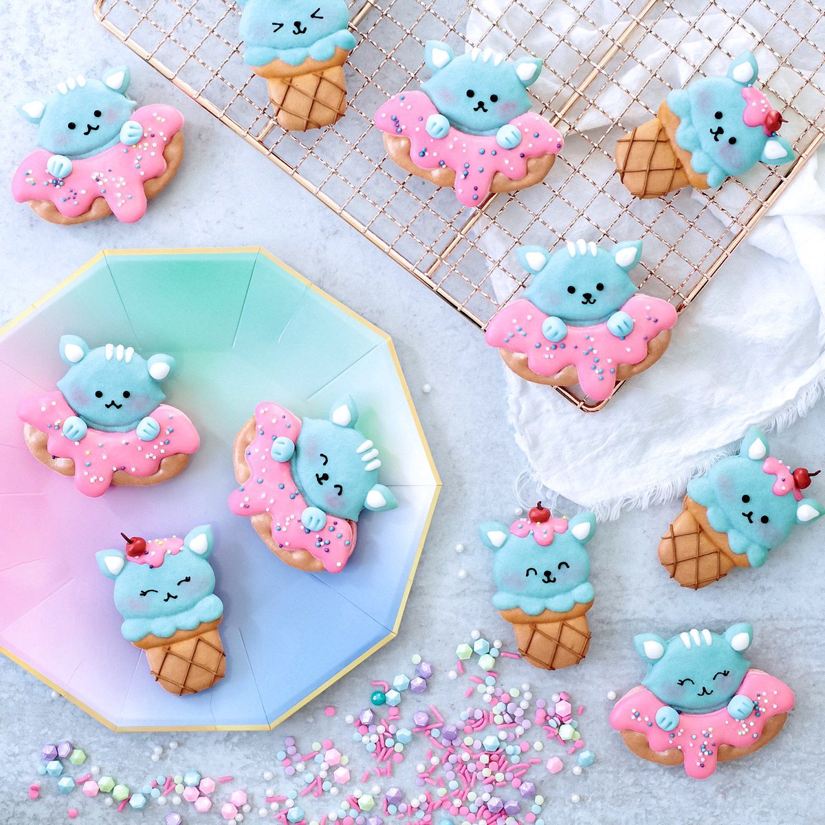 Donut or ice cream?

Follow me on Instagram <a href="/sugardevotion/">sugardevotion</a> for more macaron photos.