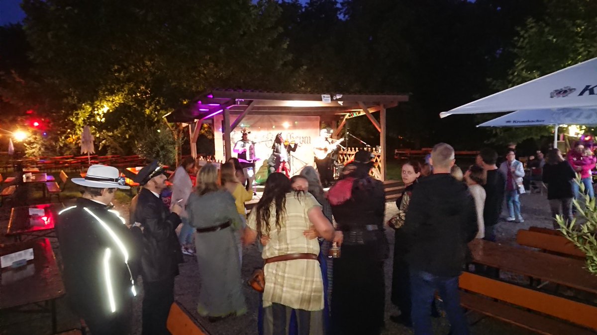 Nebelheym's tweet photo. Rainy but great! Last weekend in Asperg. #Naturfreundehaus #Biergarten https://t.co/WhAN5F0Cre