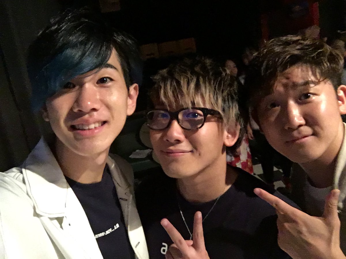 maigo_kazu_chan's tweet photo. 2019/08/17
#aoiro
BLACK 1st ONE MAN LIVE
#札幌 #SUSUKINO810

#CheckAndGo
#晴れるまで
#レーザービーム

後輩グループのワンマンライブにゲスト出演。
後輩達を喰っちゃうんじゃないかと心配になるほどの熱さ。

後輩さん達も負けてなかった😆 https://t.co/XJQZwPTjpL