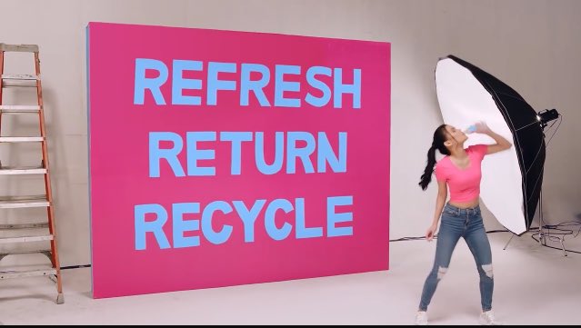 justStellarr's tweet photo. Get the taste of pure mineral water bottled straight from the source with Refresh Mineral Water and return your empty bottles to recycling facilities for a total #TasteCleanLiveClean experience!

@MissMarisRacal 
https://t.co/AFKRYpVESc https://t.co/fT9gitgAQj