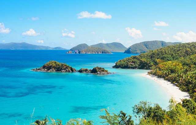 ElumbusEN's tweet photo. Bay of islands is a true paradise for aquatic activities, beach lovers and sea life enthusiasts! #newZealand #BayOfIslands #travel #backpakcing https://t.co/zFi7vQxS1z