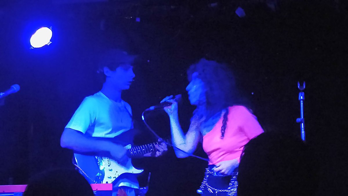 babe_pristine's tweet image. Still calming down after last Sunday, we had one of our best shows at @theoldbluelast!! 😻😻💯💯💯🔥⚡️ Thank you so much to @viral_nights for making this happen and of course to the amazing @ppeachclubb and our favourite pal @vanityfairydust 😻😻 big news coming soon, stay tuned!