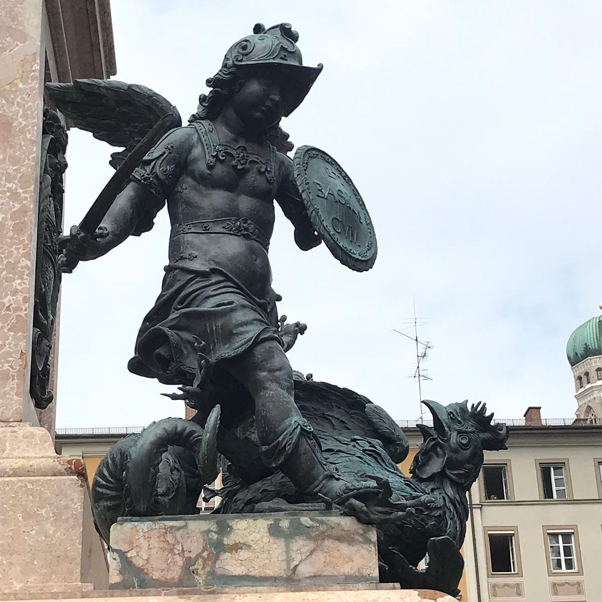 Primera fotografía del concurs de Festa Major 2019 dels Deixebles.
Visitant el nord centre d'Europa, ens trobem un semblant a l'Abraxas. A la capital, i ciutat més gran de l'estat Federal de Baviera. (Digues el país i nom de la Ciutat per email: elsdeixebles@gmail.com) #fmpsip