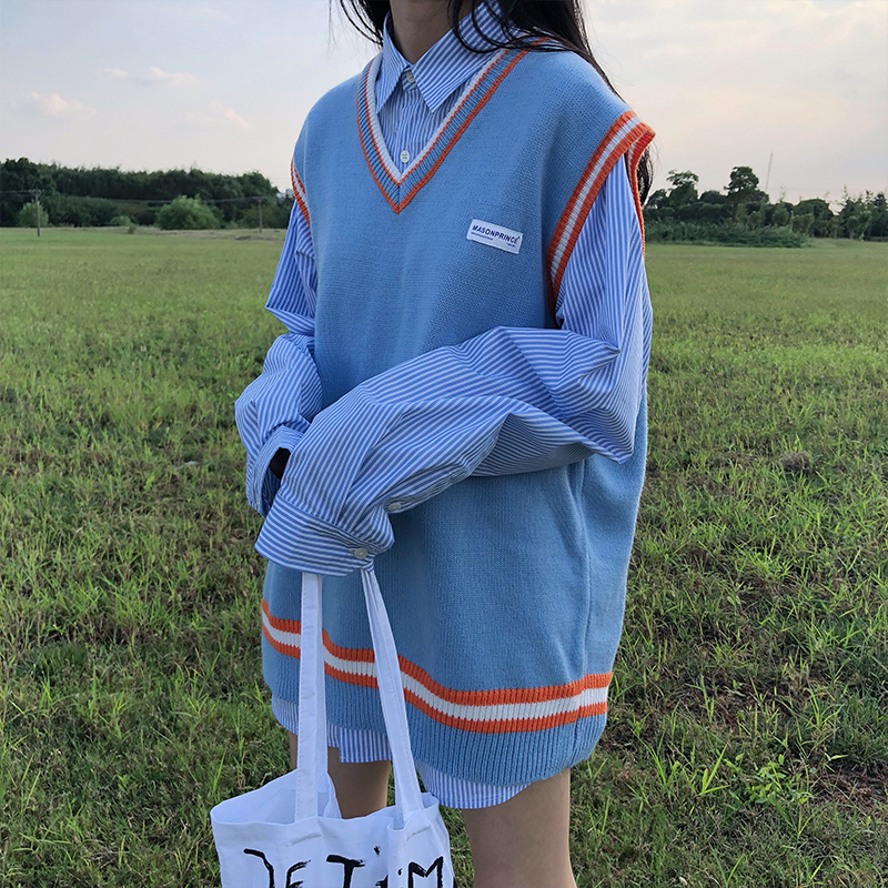 Wear_Blossom's tweet photo. [RT추첨]

🌸파스텔 셔츠 조끼 세트🌸

보라색과 하늘색 두가지 컬러로 준비된 투피스에요! 셔츠와 배색감 있는 조끼가 어우러져 너무 예쁘답니다🙌

같은 계열의 컬러감이 멋을 한층 더해주며, 박시핏의 떨어지는 핏감이 매력있어요💘

사이트https://t.co/a4fPfRxrXu
블로그https://t.co/e6xmYzesGq https://t.co/wCUvsJwFKM