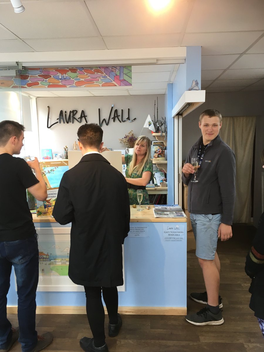 YoungDevon's tweet photo. Our Youth Council celebrating success with a private gallery show by the fantastic @Laurawallart, followed by adventure golf and yummy fish and chips by the sea! https://t.co/J6Xl2hlOp9