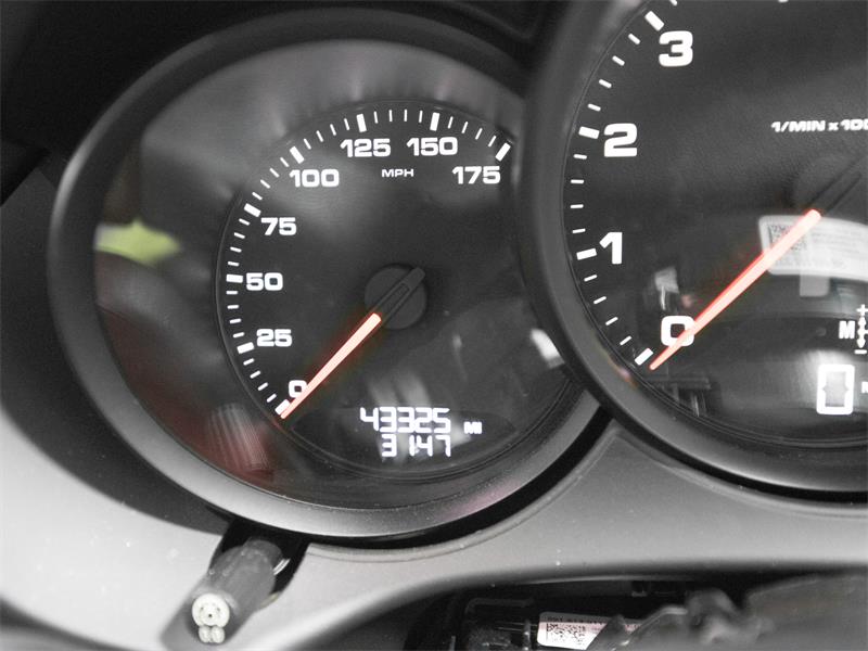 Synetiqltd's tweet photo. ⏱Only one day left... 2015 Porsche Boxster 
https://t.co/HzUSQFdNpl

✔️ Starts &amp; Drives
✔️ Low Mileage
✔️ 2.7L Petrol Semi Auto

#Porsche #PorscheBoxster #CarAuction #Turbo #sportscar #Carsforsale #Auction https://t.co/hLiU2yVeW7