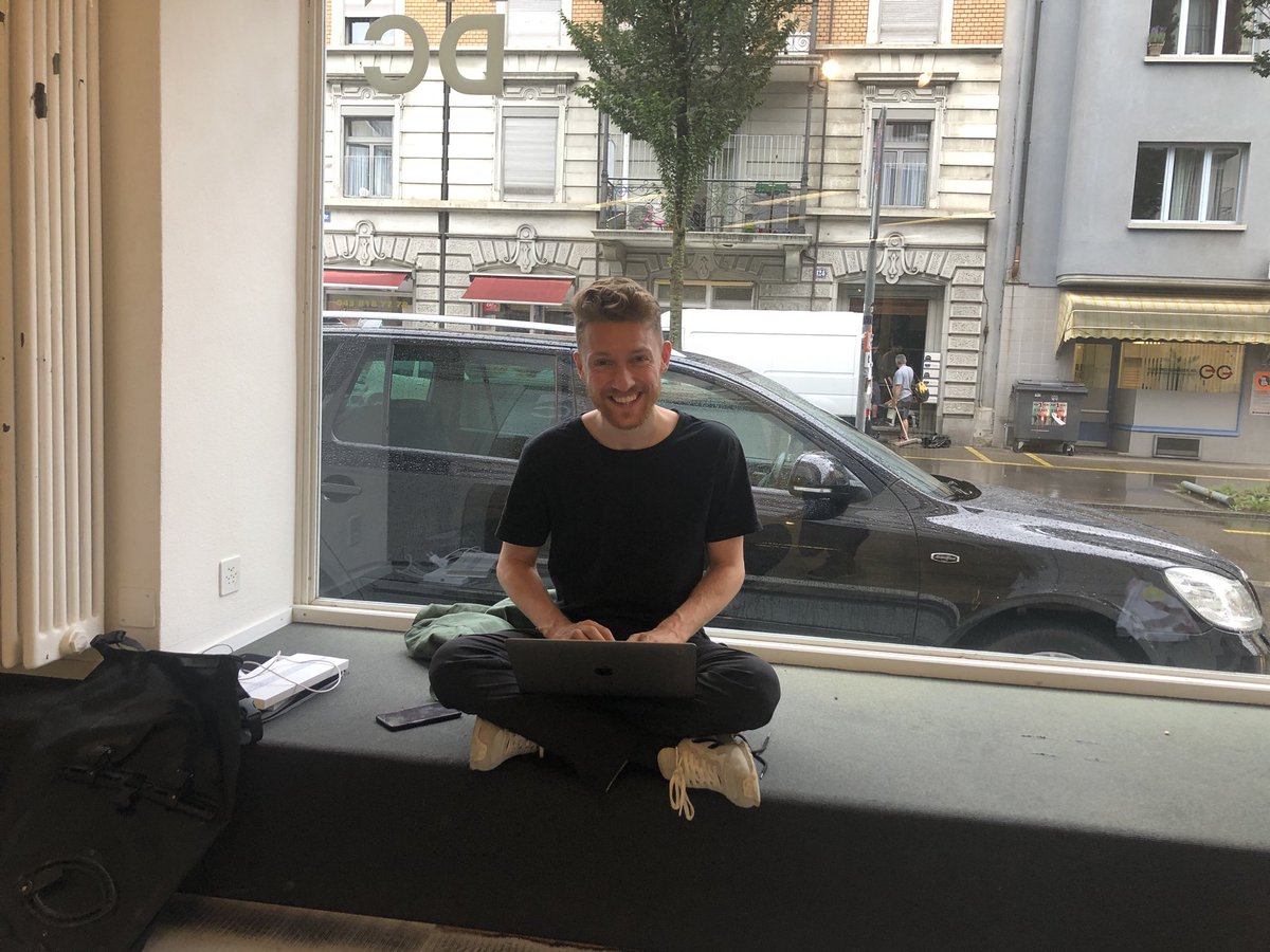 DaveHertig's tweet photo. 🤫 Everybody typing their finders off. Quiet, please, it’s #ContentProdDay in #Zurich https://t.co/YxhICrSbtB