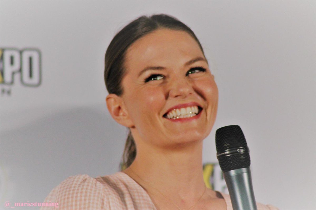 AllAboutJMo's tweet photo. 📸 @jenmorrisonlive during her Q&amp;A at @FANEXPOBoston in the Boston Convention &amp; Exhibition Center on August 18, 2019

📸 @_mariestunning 

#JenniferMorrison #FanExpoBoston #FXB19 https://t.co/JtGjdLhAph
