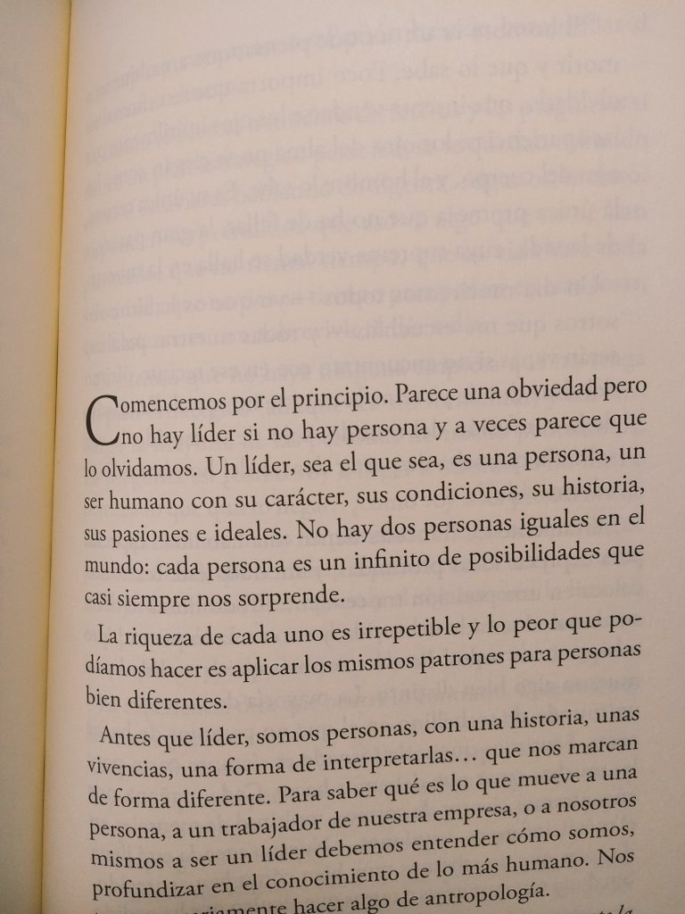 PilaresLider's tweet photo. "No hay líder si no hay persona y a veces parece que lo olvidamos".

@avazquezvega en Los pilares del liderazgo. Ya está disponible en: https://t.co/MvHEADGk8W

#Liderazgo #RRHH #Talento #ContenidoEsMás https://t.co/oETnm9lCL2