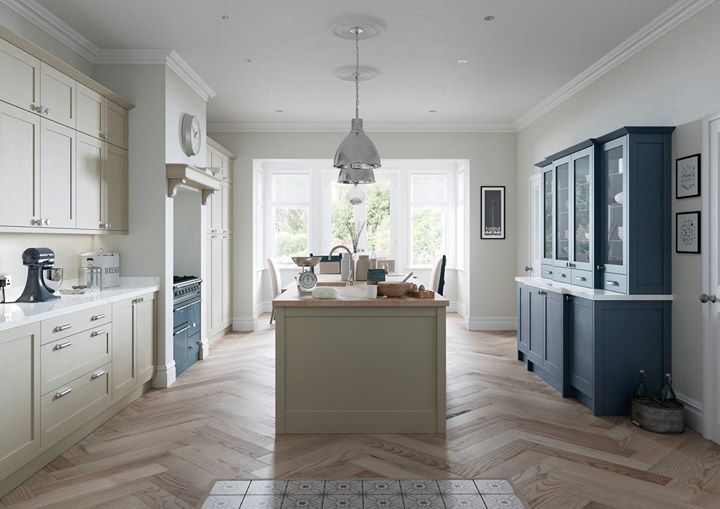 PortfolioKitch's tweet photo. If you're looking to have a new kitchen for 🎄Christmas🎄 you need to start thinking about it now! Book an appointment with our amazing kitchen designers, and start your #portfolioexperience.
Ask abut our current offer of installation to the value of £2000. (T&amp;Cs apply) https://t.co/VWPw6QKFQB