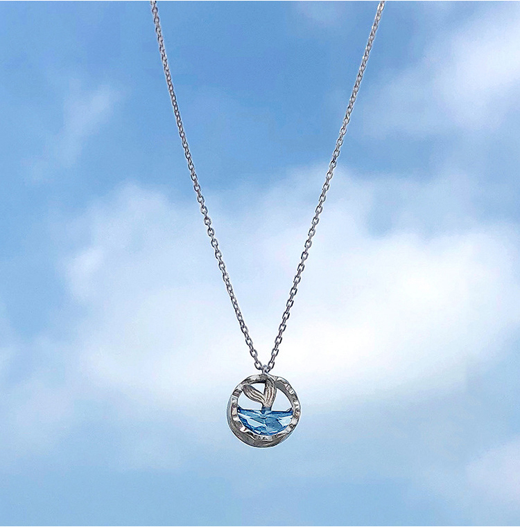 Wear_Blossom's tweet photo. [RT추첨]

🌊인어의 환상 목걸이🌊

푸른빛이 오묘하게 다각면으로 빛나는 모습이 바다위 수면을 보는듯한 느낌을 준답니다!

바닷속으로 헤엄쳐 들어가는 인어의 꼬리가 마치 뜨거운 여름날 바다위 인어를 본듯한 환상을 일으켜요😌💙

사이트https://t.co/sWf7WtNYlB
블로그https://t.co/eEfJCgIuFA https://t.co/XetAgPvhM9