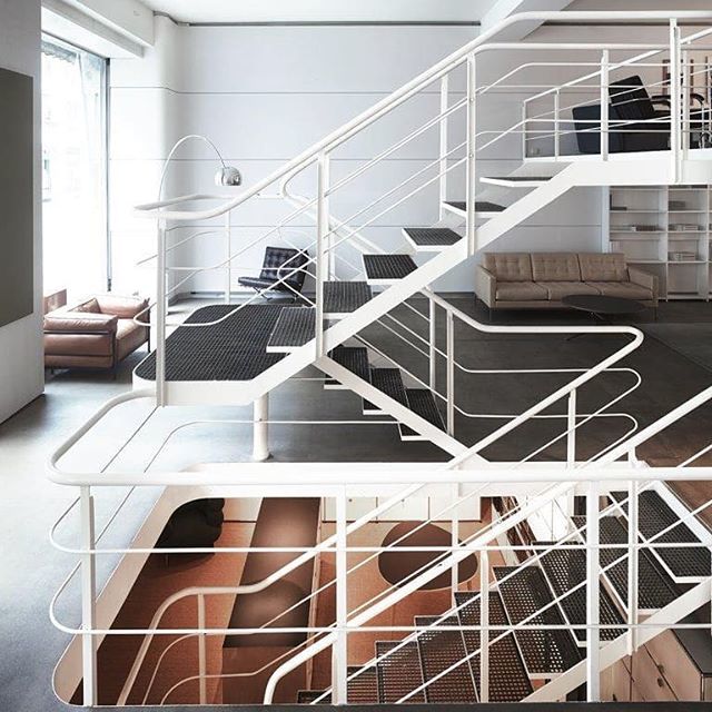 wohnbedarf's tweet photo. In 1933 the founders of wohnbedarf asked Marcel Breuer to redesign our Showroom in Zurich. These rooms are still being used.

#wohnbedarf #marcelbreuer #bauhaus #architecture #100yearsofbauhaus https://t.co/8pSZqnRAFZ https://t.co/Q46GTMRIrw