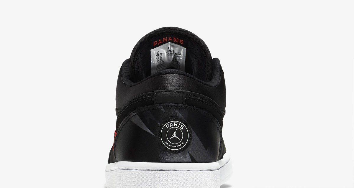 SOLELINKS's tweet photo. Ad: Releasing in 25mins via SNKRS
PSG x Air Jordan 1 Low
=> https://t.co/yvNPokDYtT https://t.co/W3G16nNq9y